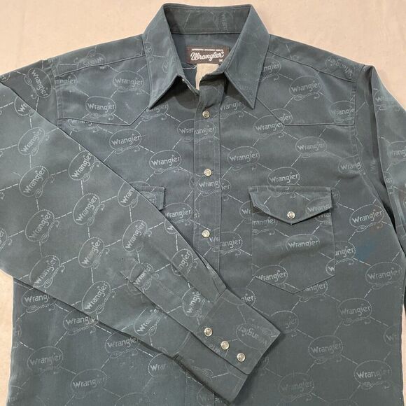 Vintage Wrangler Mens Medium Green Pearl Snap All Over SpellOut Western‎ Shirt - Picture 1 of 6